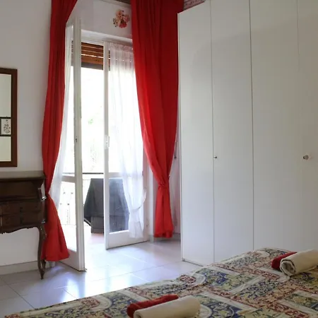 Grazioso Con Garage Incluso Appartement Alassio